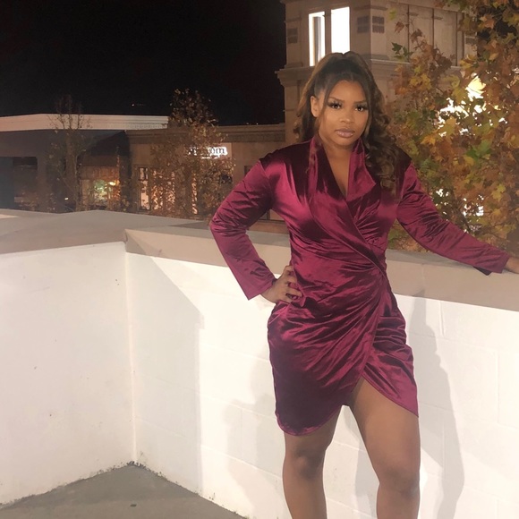 Red satin dress - Picture 1 of 1